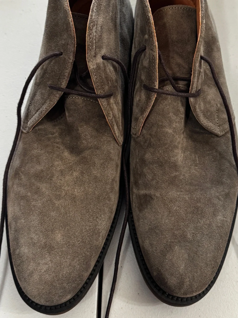 RODD & GUNN PEBBLY HILL SUEDE CHUKKA BOOT SIZE 43